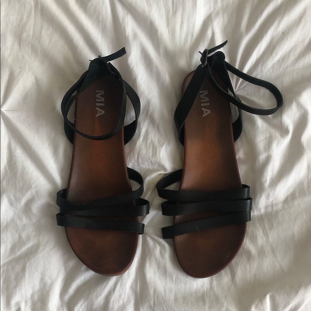 MIA Black Strappy Ankle-Tie Flat Sandals